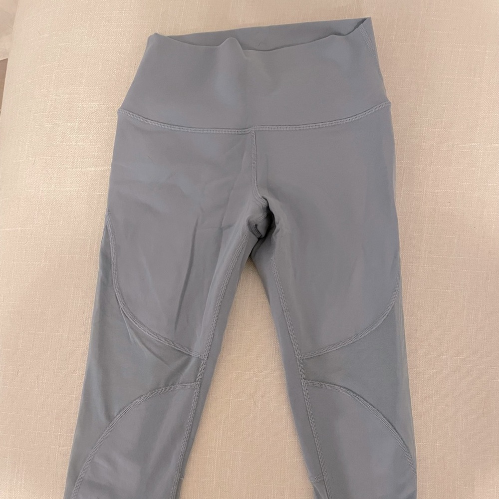 Alo yoga cropped leggings